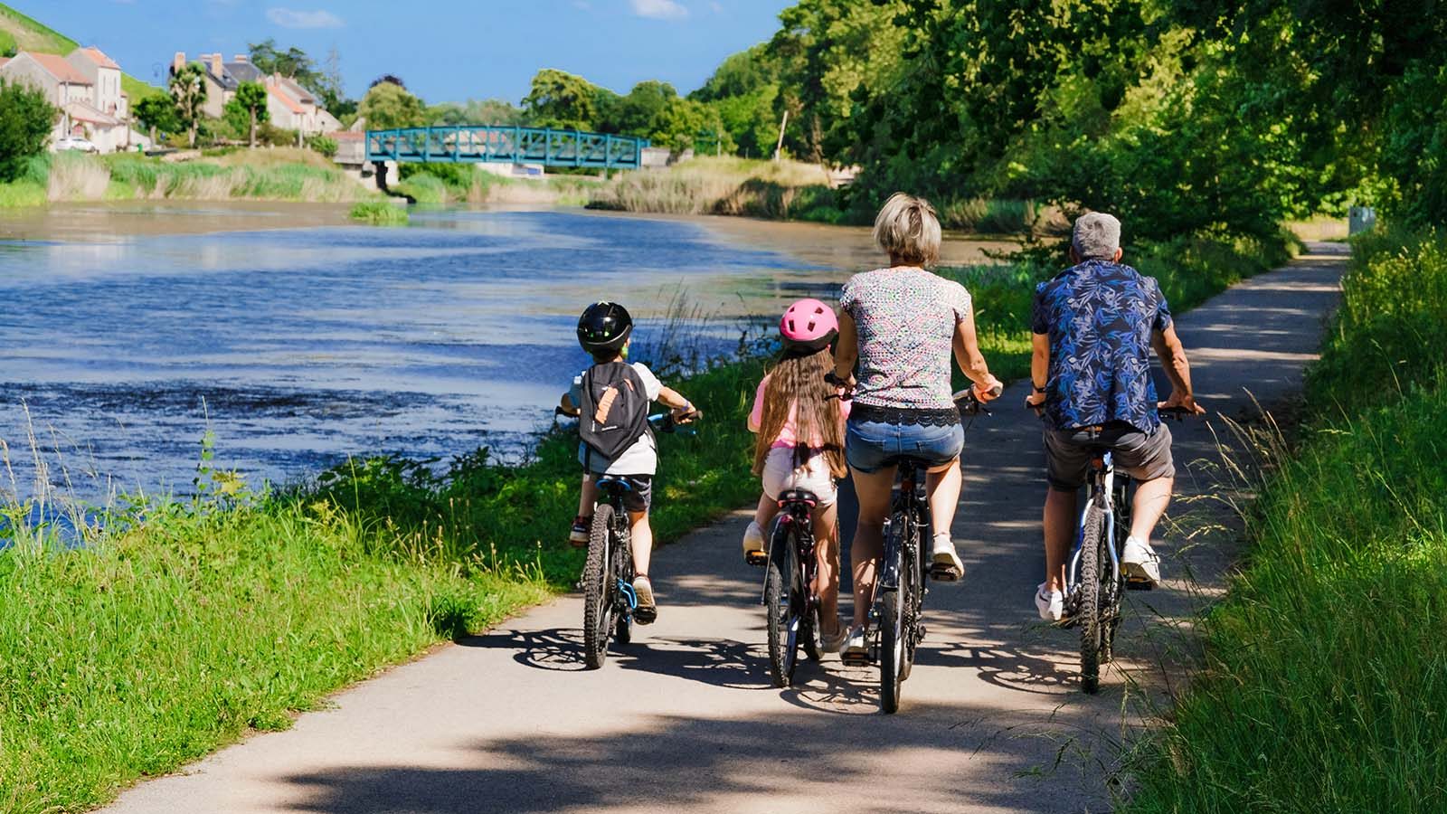 Canal de la Marne au Rhin à Mareuil-sur-Aÿ